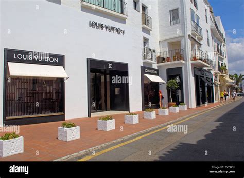 Luxury Shops in Puerto Banus: Fashion and Exclusivity